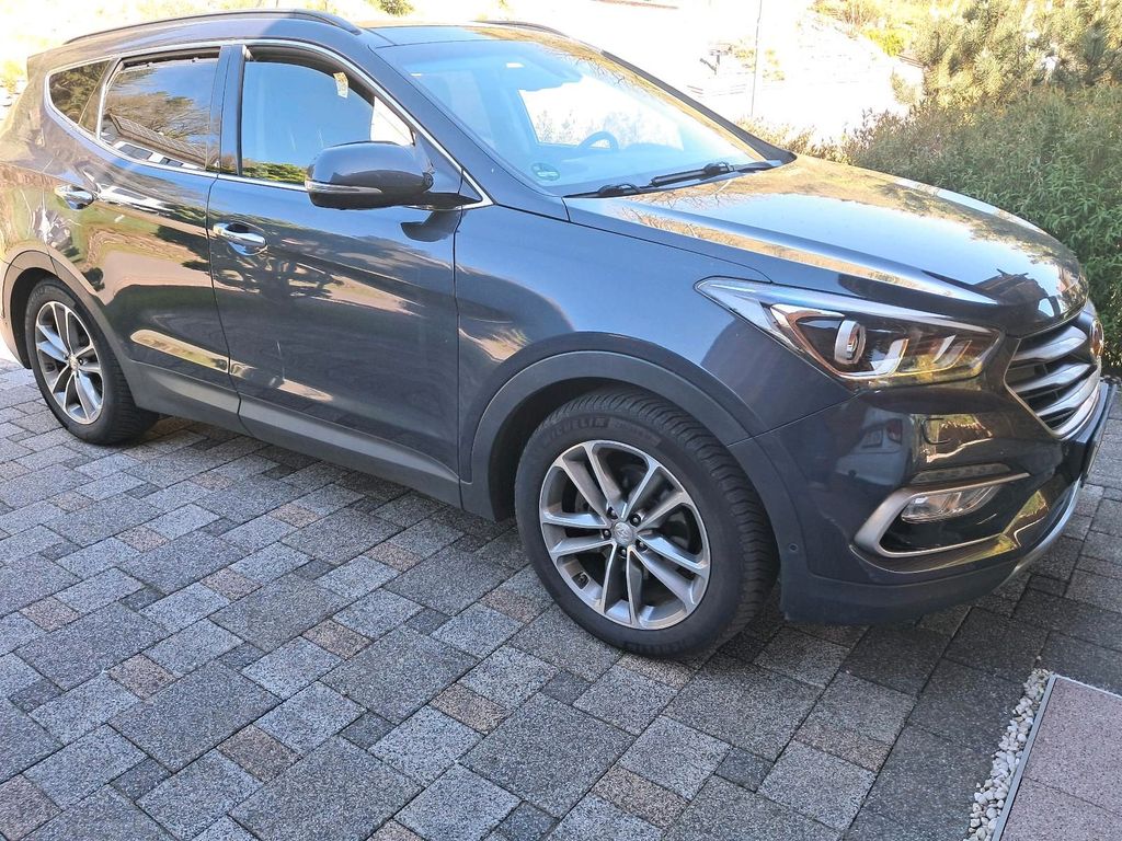 Image of Hyundai Grand Santa Fe