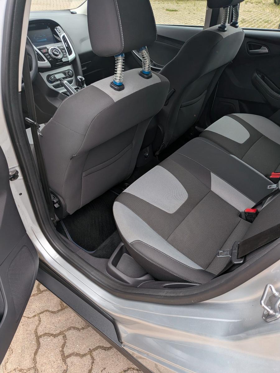 Ford Focus 2012 — photo 7