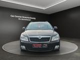 Skoda Octavia 2.0 TDI DSG Elegance Combi+Vollausstattu - Skoda Octavia aus 2011: Kombi