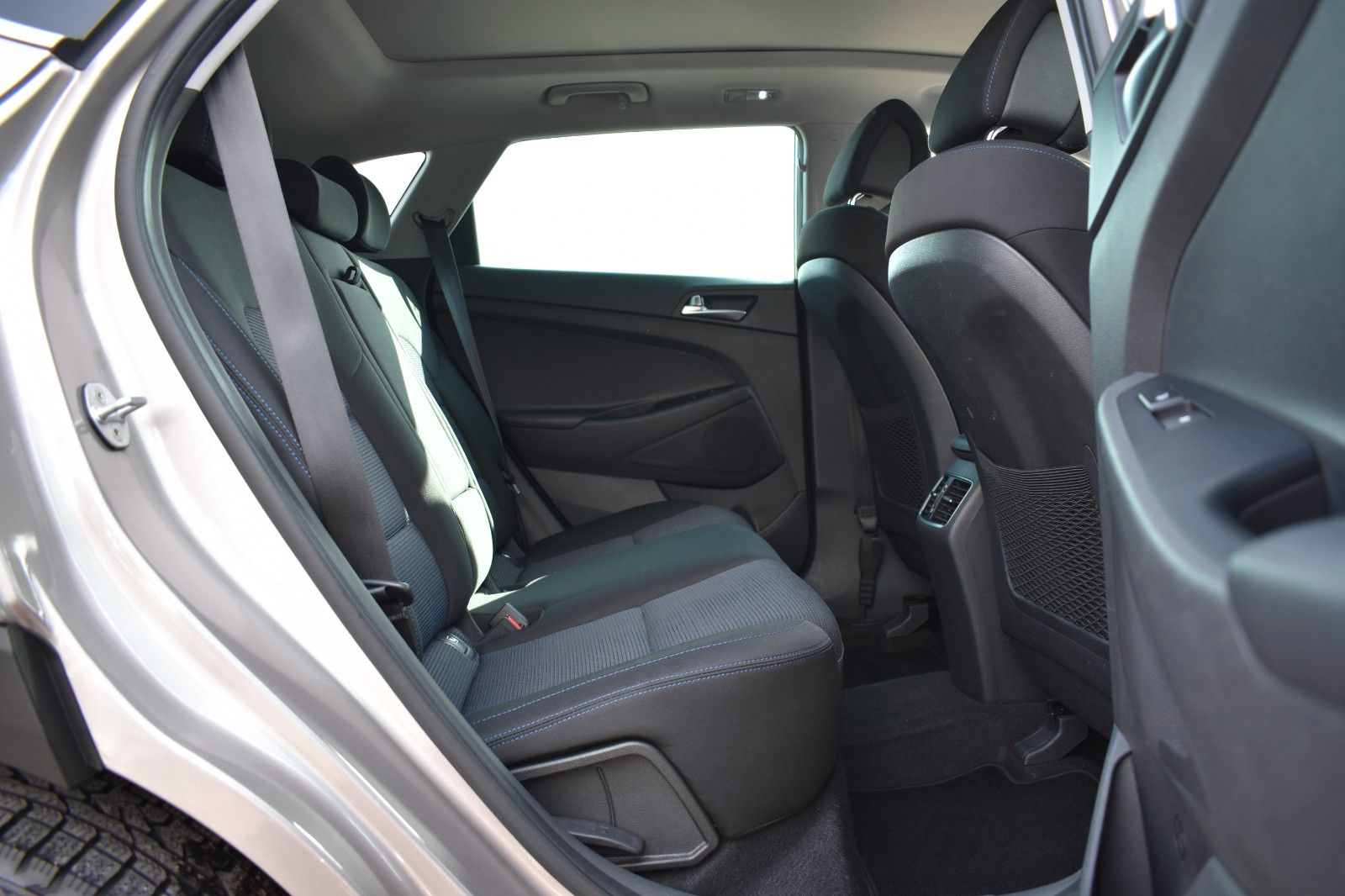 Fahrzeugabbildung Hyundai Tucson Style 2WD Panorama Dach Bluetooth Schaltr