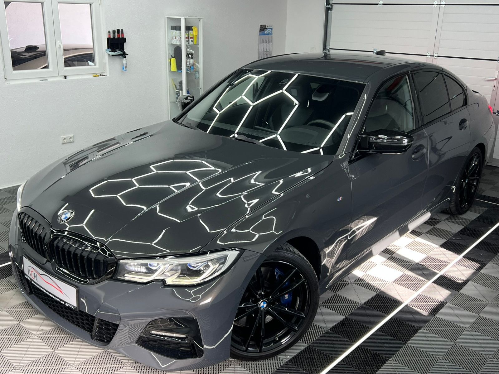 Fahrzeugabbildung BMW 330 i M SPORT PAKET/AMBI/LASER/DRAVITGRAU/DE FZG