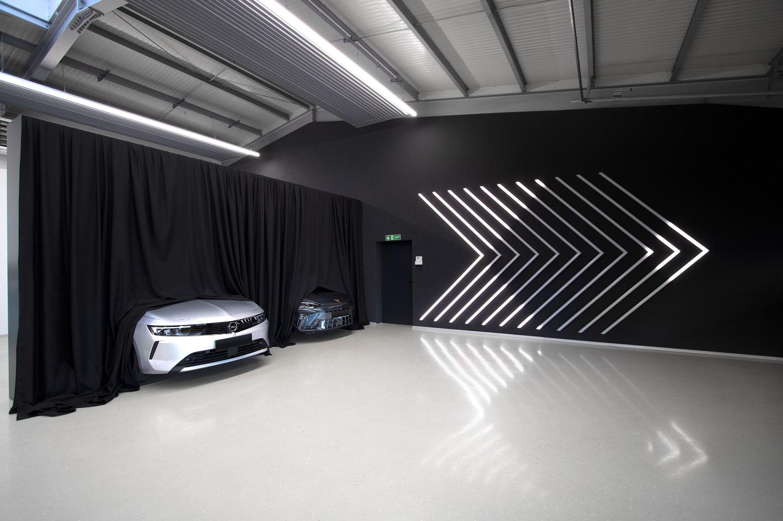 showroom-image-top