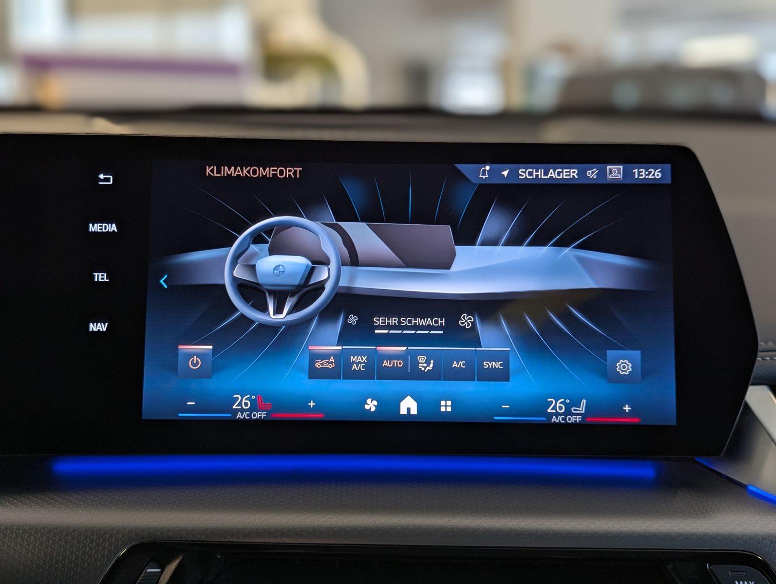 BMW X1 18d sDrive M-Sport Travel-Paket Pano Cam AHK - Image 30