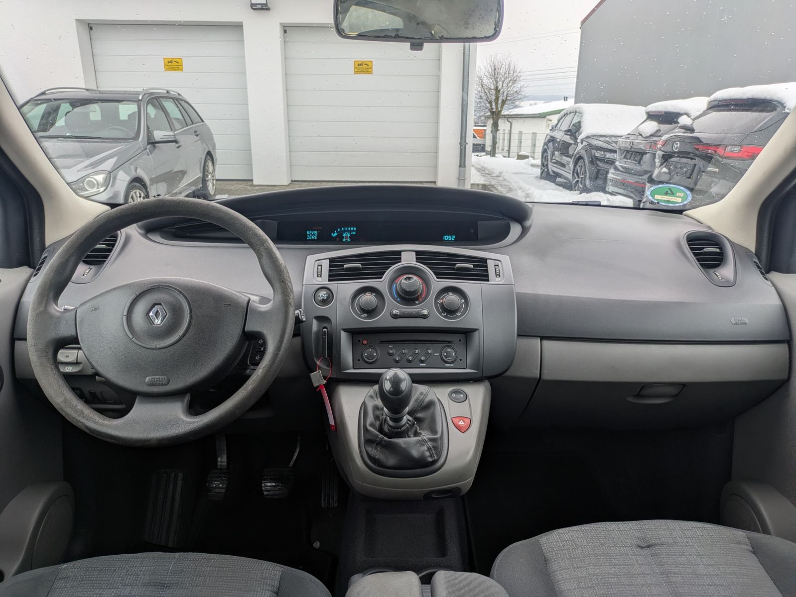 Fahrzeugabbildung Renault Grand Scenic 1.6 KLIMA*ISO*ZAHNRIEMEN NEU*2HAND