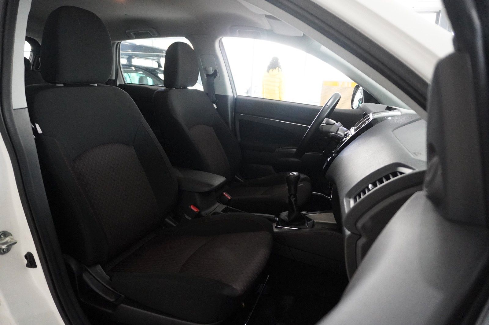 Fahrzeugabbildung Mitsubishi ASX 1.6 EDITION 2WD NAVI/LED/KAMERA/SHZ/TEMP/DAB