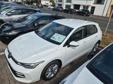 Volkswagen NEUER Golf 8 1.5 TSI 85kW DSG Basis 1x LAGER - Volkswagen Golf New cars mit Benzin-Antrieb: Limousine, Automatik