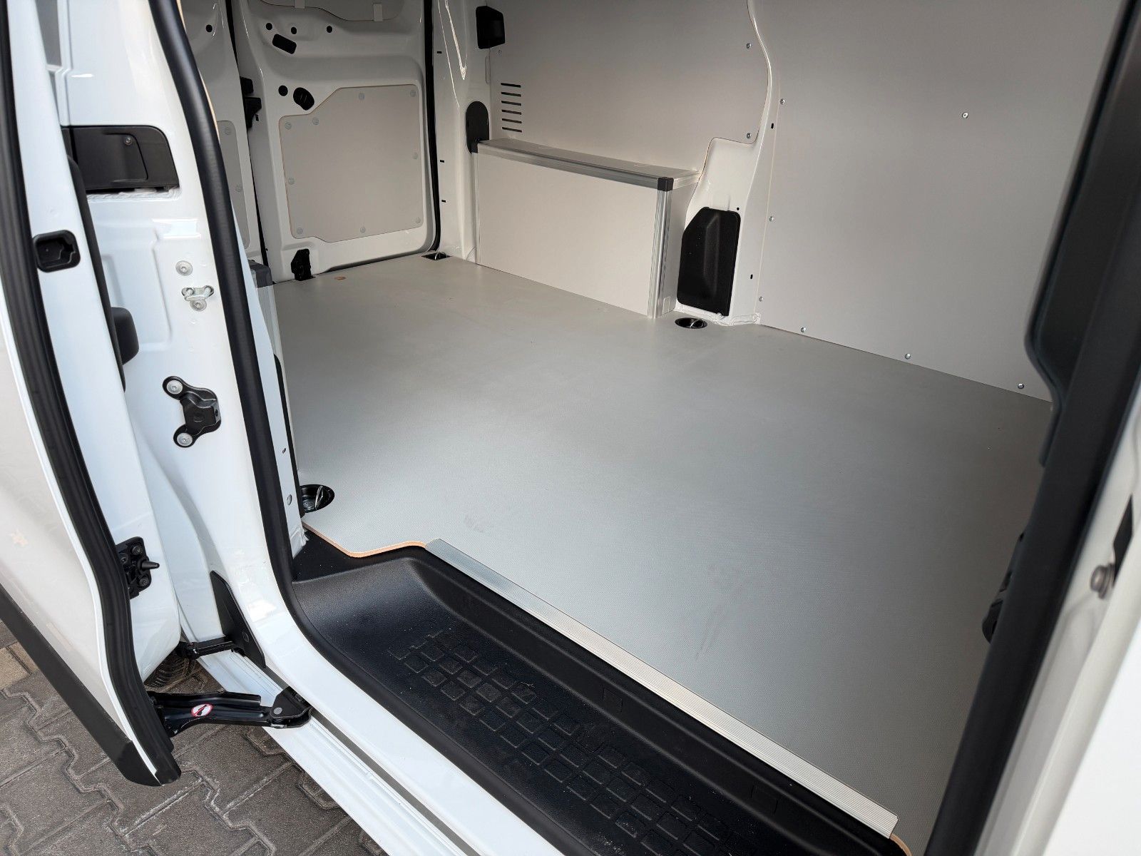 Fahrzeugabbildung Opel Vivaro Kasten 1.5 D (L2) Basis M Kamera,LED,PDC