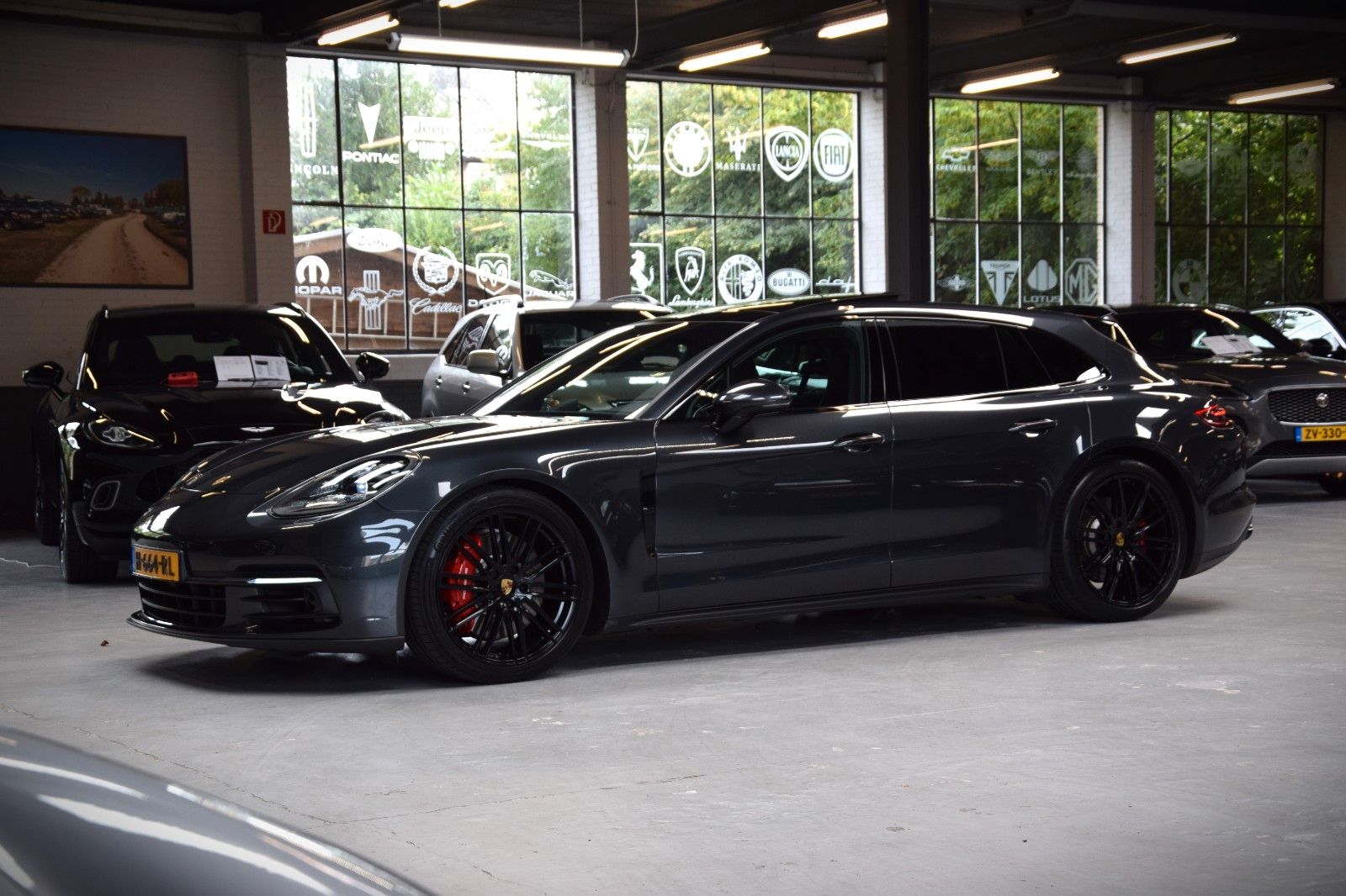 PORSCHE Panamera Sport Turismo 2.9 4S Pano|Leder|440ps!!