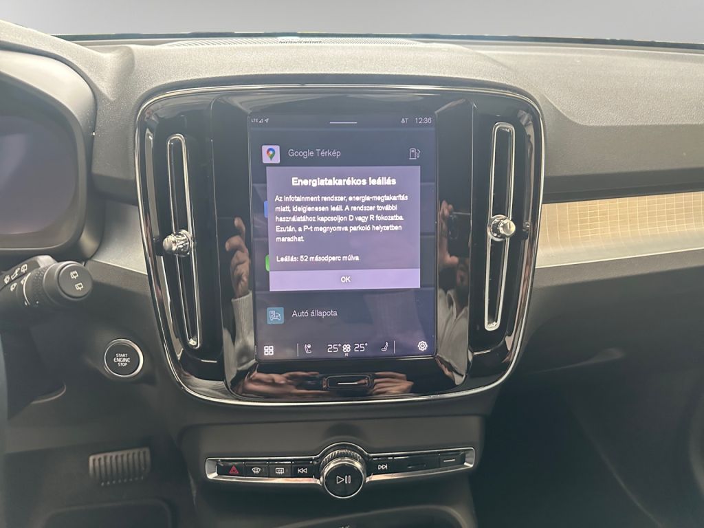 VOLVO XC40 B3 B DKG Plus Black Edition 360° Schiebedac VOLVO XC40 B3 B DKG Plus Black Edition 360° Schiebedac