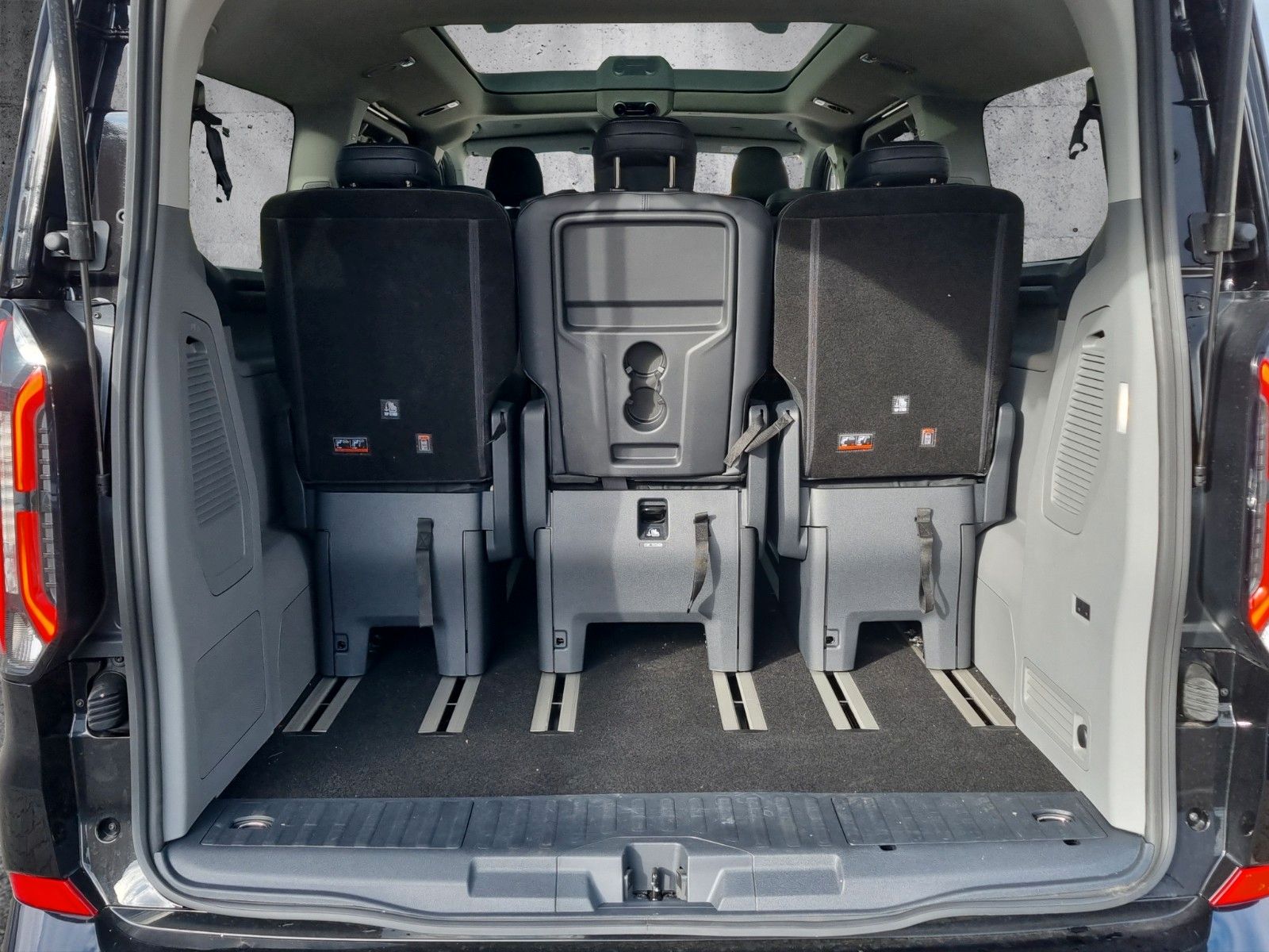 Fahrzeugabbildung Ford Tourneo Custom Bus 320 L2 Tourneo Titanium X AWD