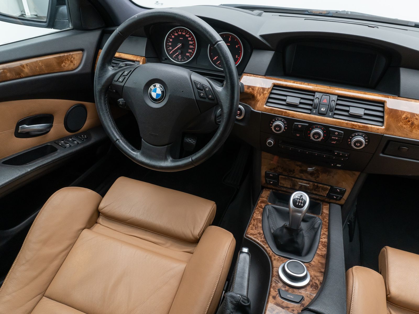 Fahrzeugabbildung BMW 525d Tempomat PDC Xenon NaviPro AHK Lordos HUD