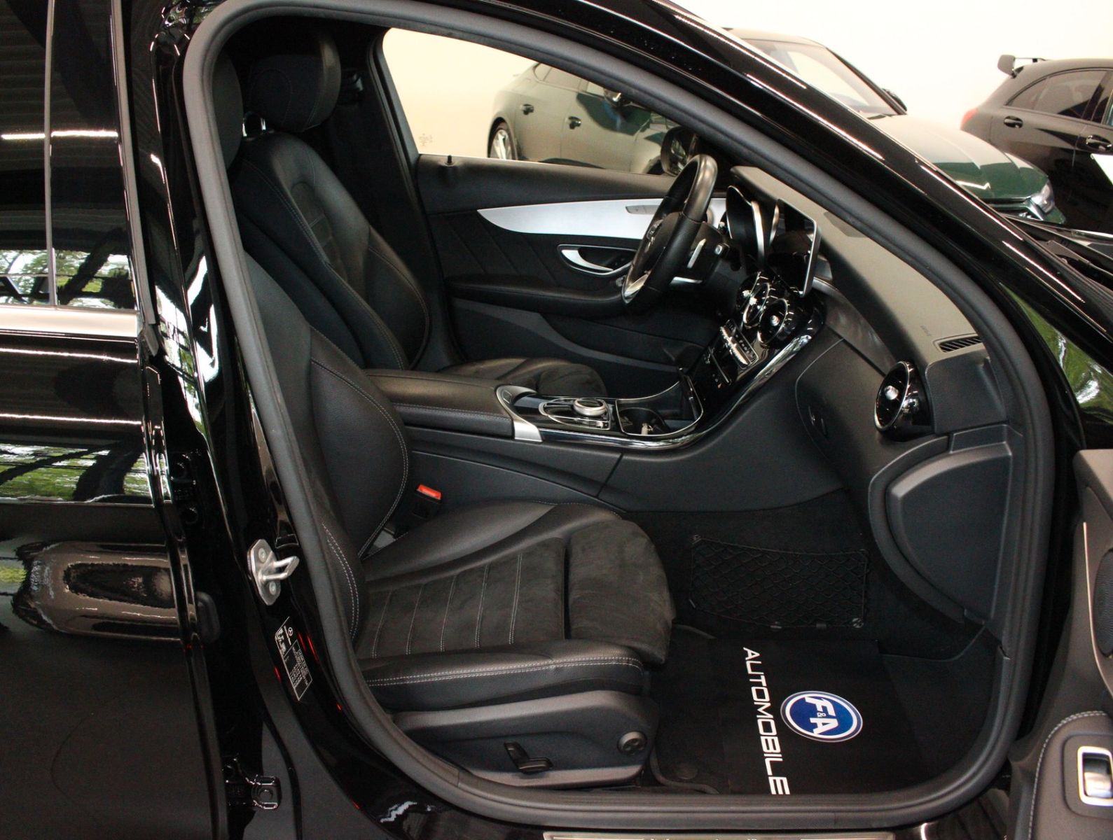Fahrzeugabbildung Mercedes-Benz C 200 d AMG-Line*Kamera*Navi*2.Hand
