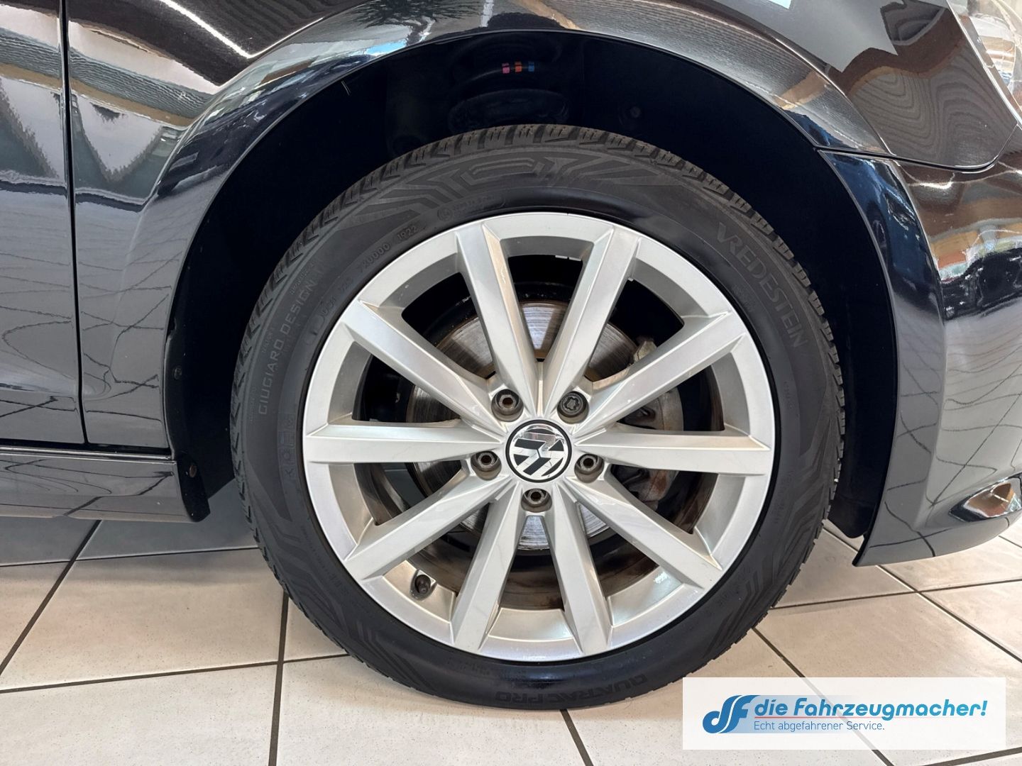 Fahrzeugabbildung Volkswagen Golf VI Cabriolet Lounge BMT Navi Dyn. Kurvenlic