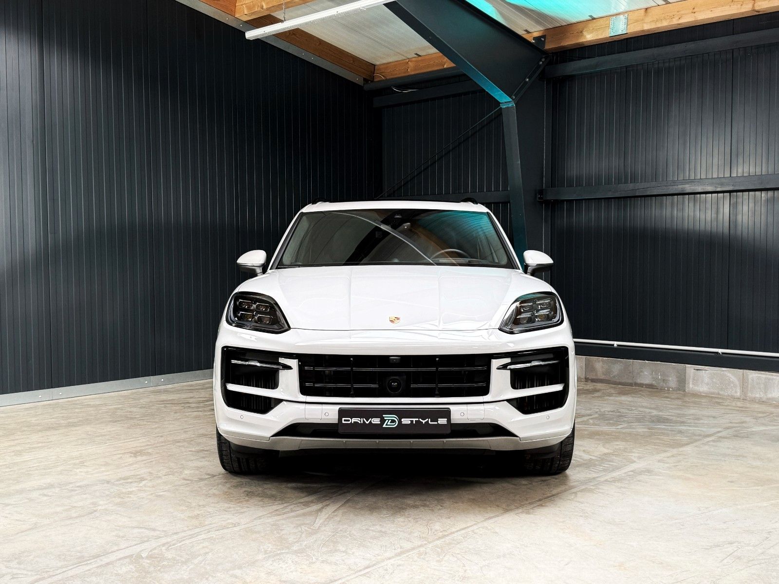 Fahrzeugabbildung Porsche Cayenne E-Hybrid + Vollaust. + Approved +Panoram