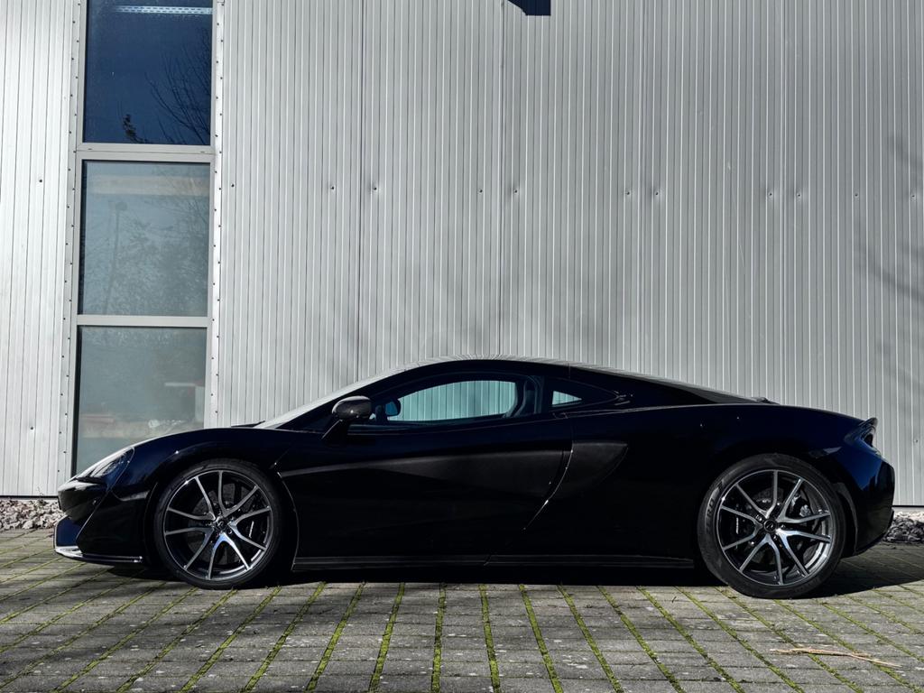 McLaren 570GT