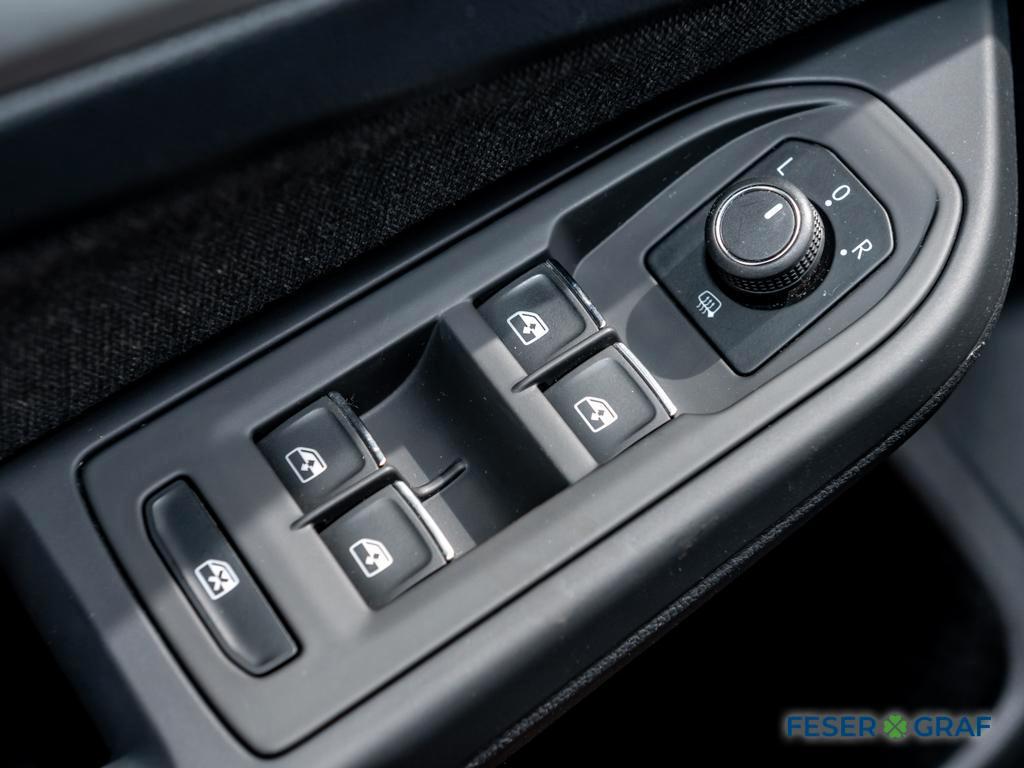 Volkswagen Golf VIII 1.5 TSI Life LED/Kamera/Lenkhz/NAVI/Te, миниатюра 9