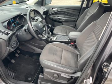 Ford Kuga - 10