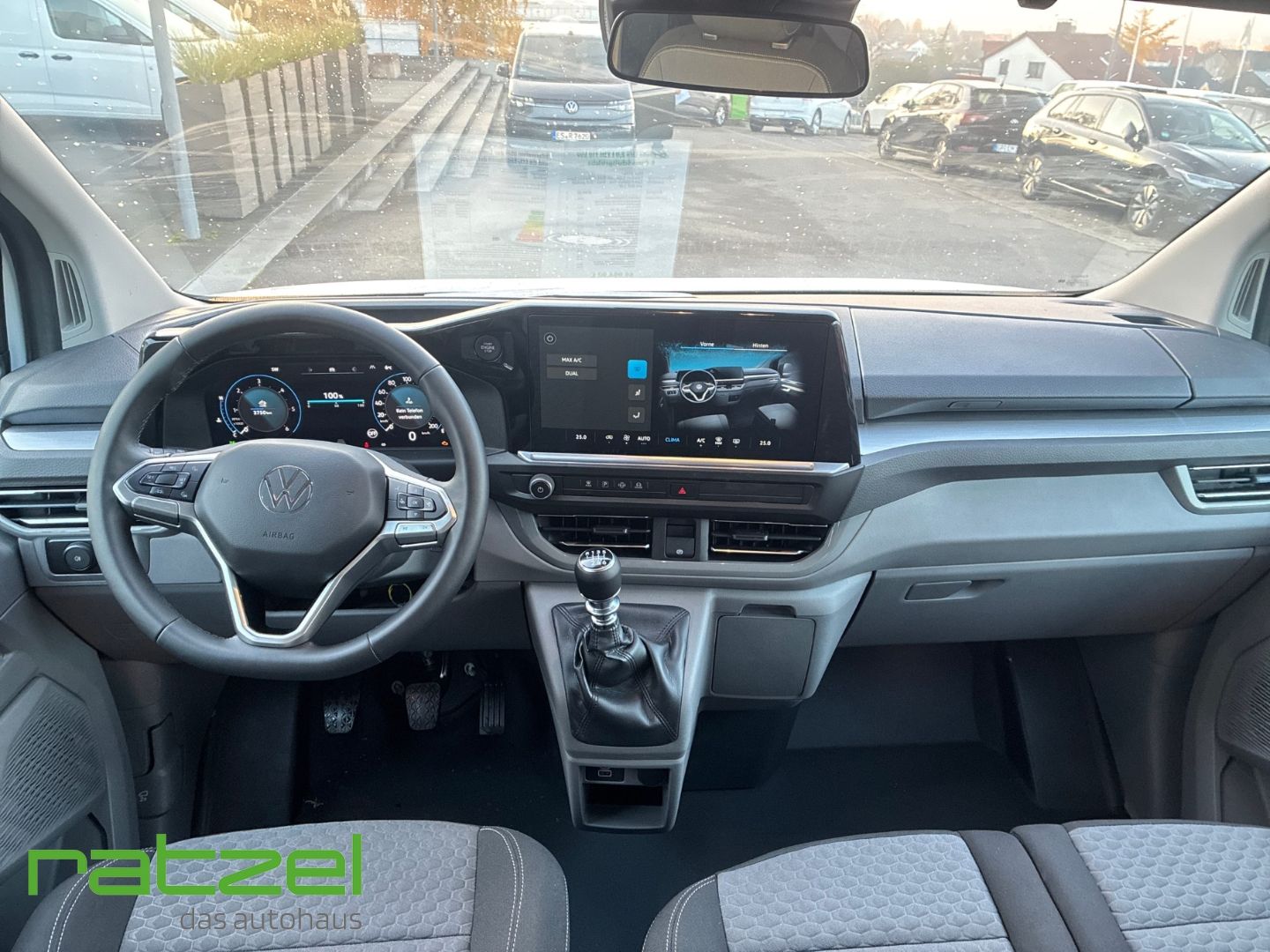 Fahrzeugabbildung Volkswagen Caravelle Life LR AHK+Digitales Cockpit+LED+ACC