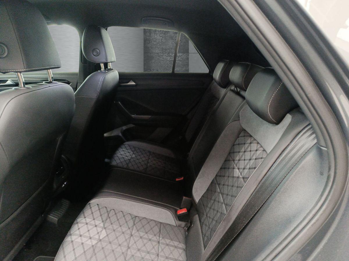Volkswagen T-ROC 1.5 TSI "R-LINE" 150 PS DSG+NAVI+AHK+REARV
