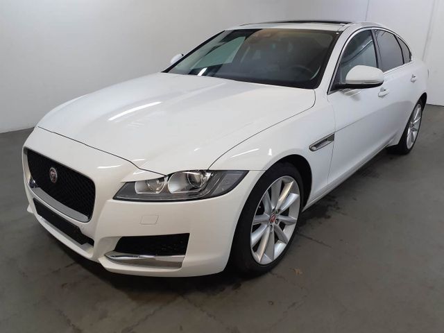 Jaguar XF Prestige *Leder*Pano*Navi*Xenon*Kamera*