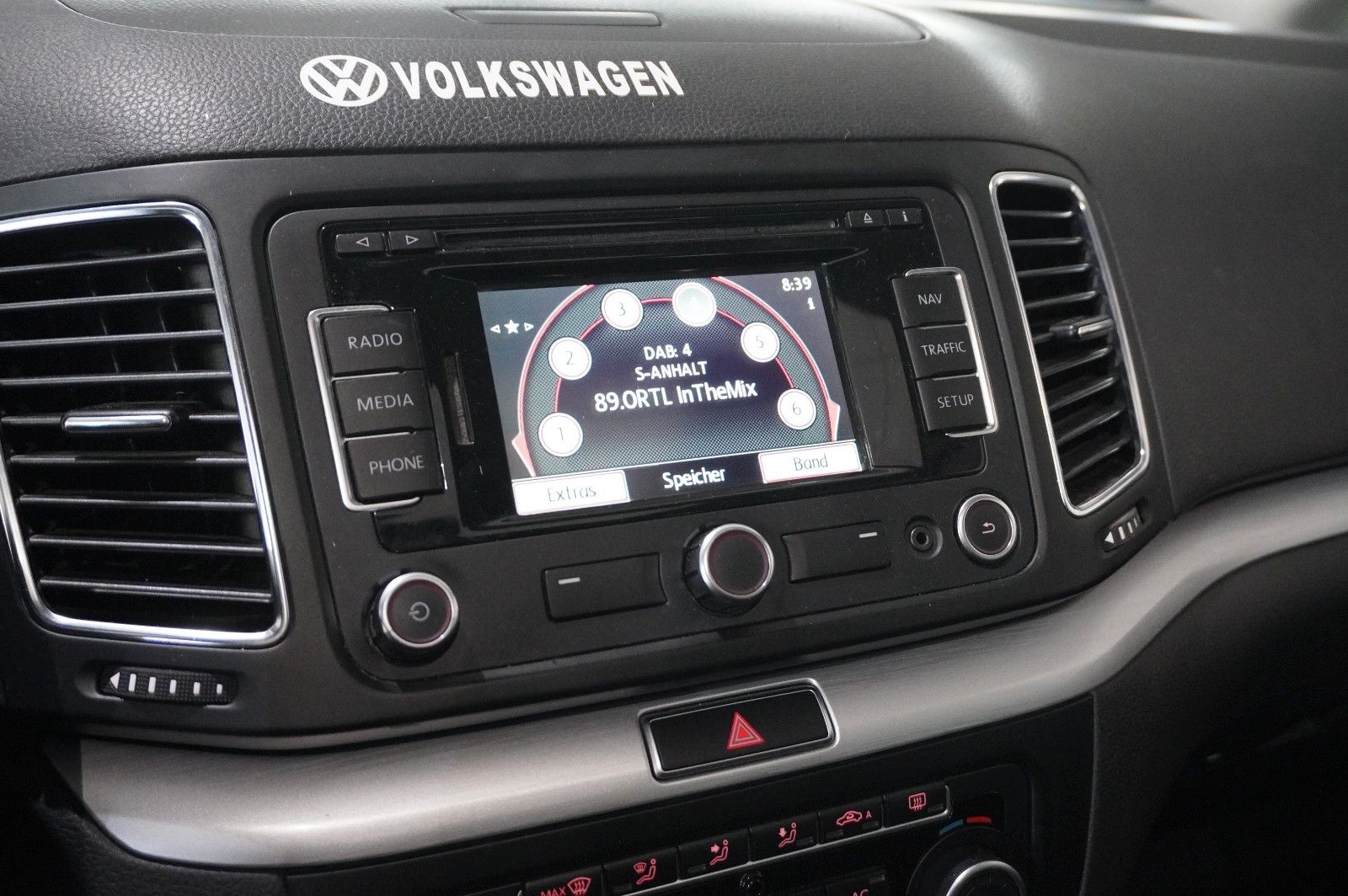 Fahrzeugabbildung Volkswagen Sharan 1.4 TSI STYLE 7-SITZE NAVI/PANO./SPORT/SH
