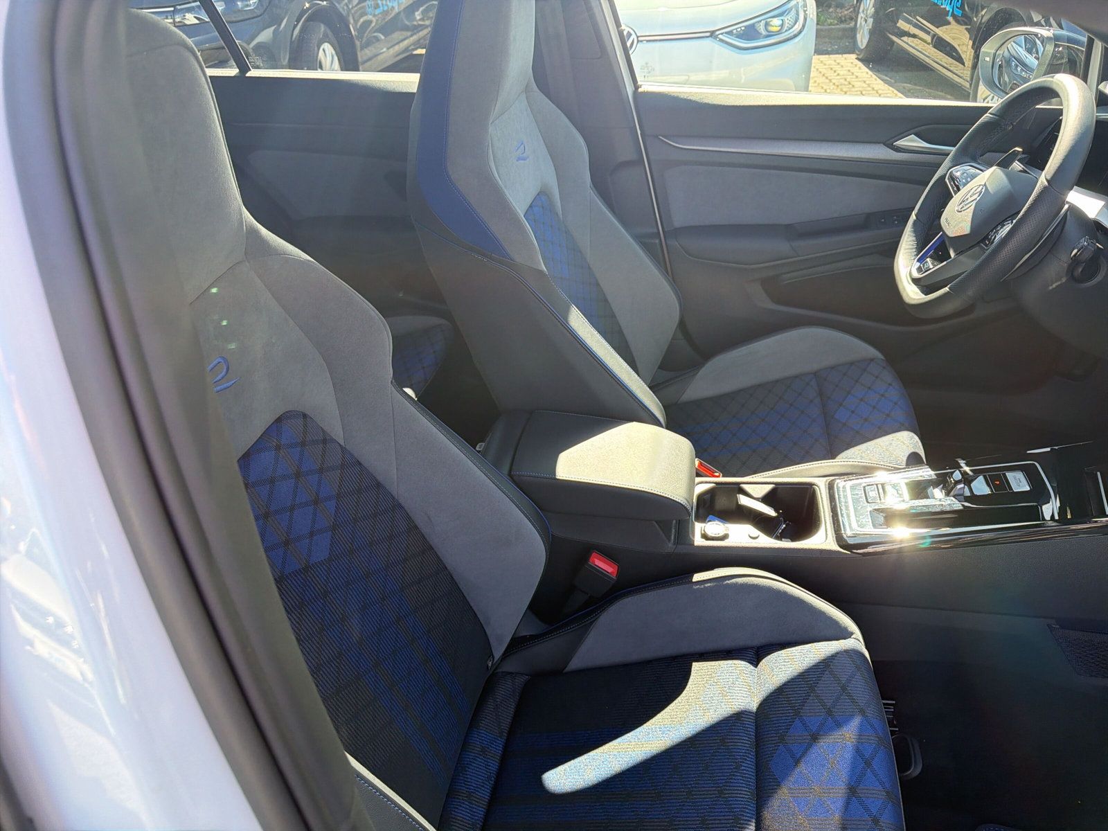 Golf  R 4M Navi PANO Harman Kardon Matrix