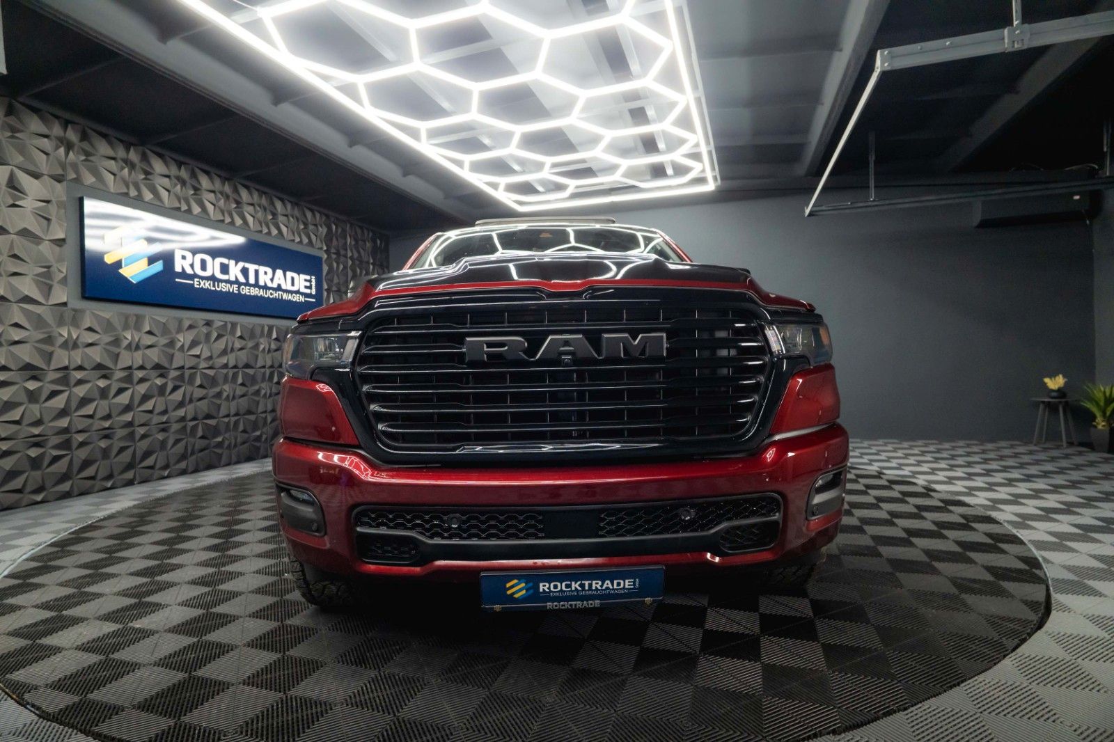 Fahrzeugabbildung Dodge RAM 5.7 V8 HEMI 4x4 LIMITED NightEdition Offroad