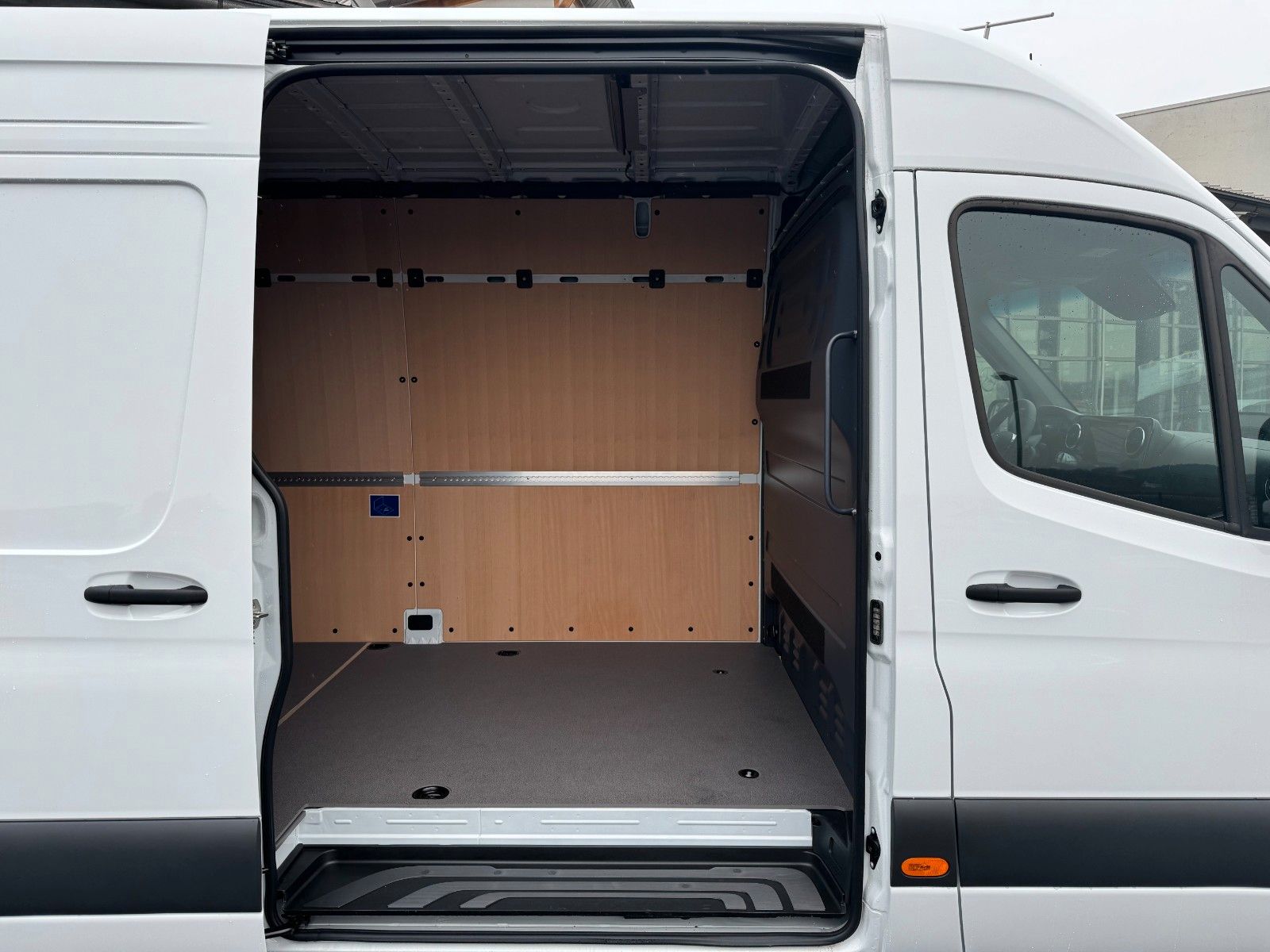 Fahrzeugabbildung Mercedes-Benz Sprinter 317 CDI Extralang AHK Klima Kamera