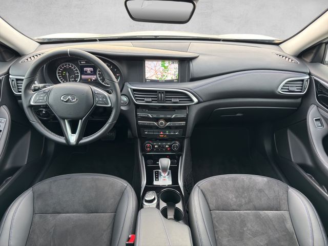 Infiniti Q30 1.6 16V Luxe Tech|Panorama|Kamera|BOSE|DAB