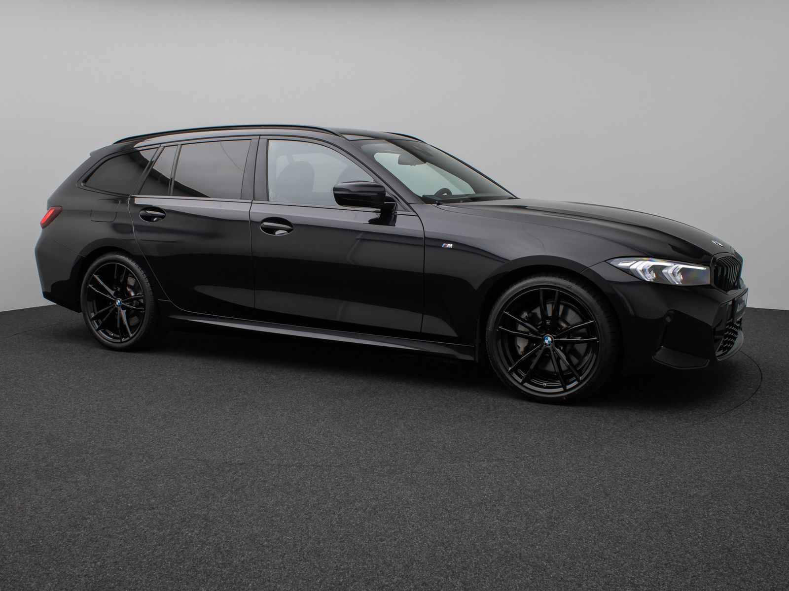 Fahrzeugabbildung BMW 330i M Sport HUD DAB H/K PDC Komfort Alarm 19"