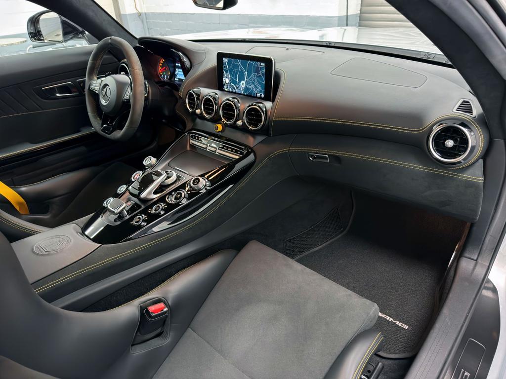 Mercedes-Benz AMG GT R