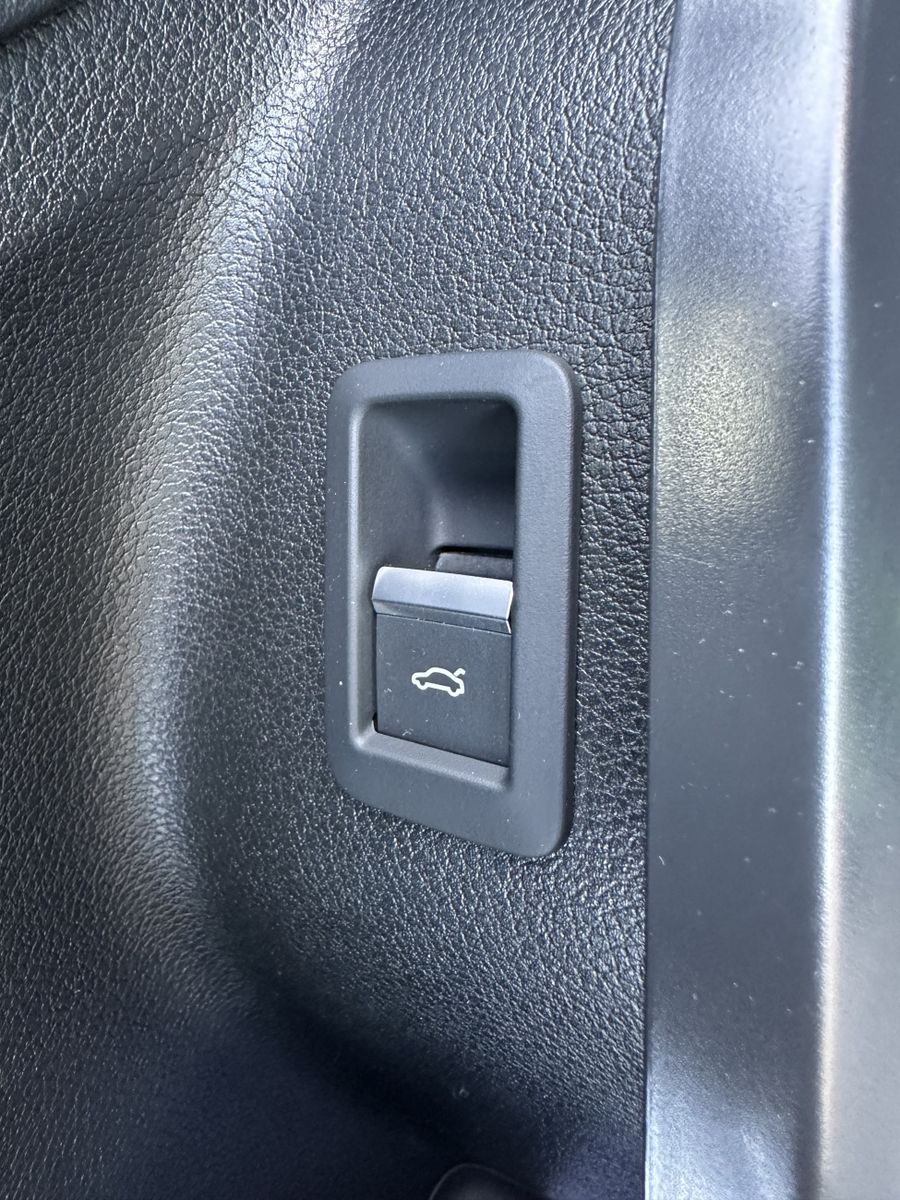 Fahrzeugabbildung Audi SQ5 Black NAV+LED+KAMERA+LUFTFEDERUNG+21ZOLL+VC