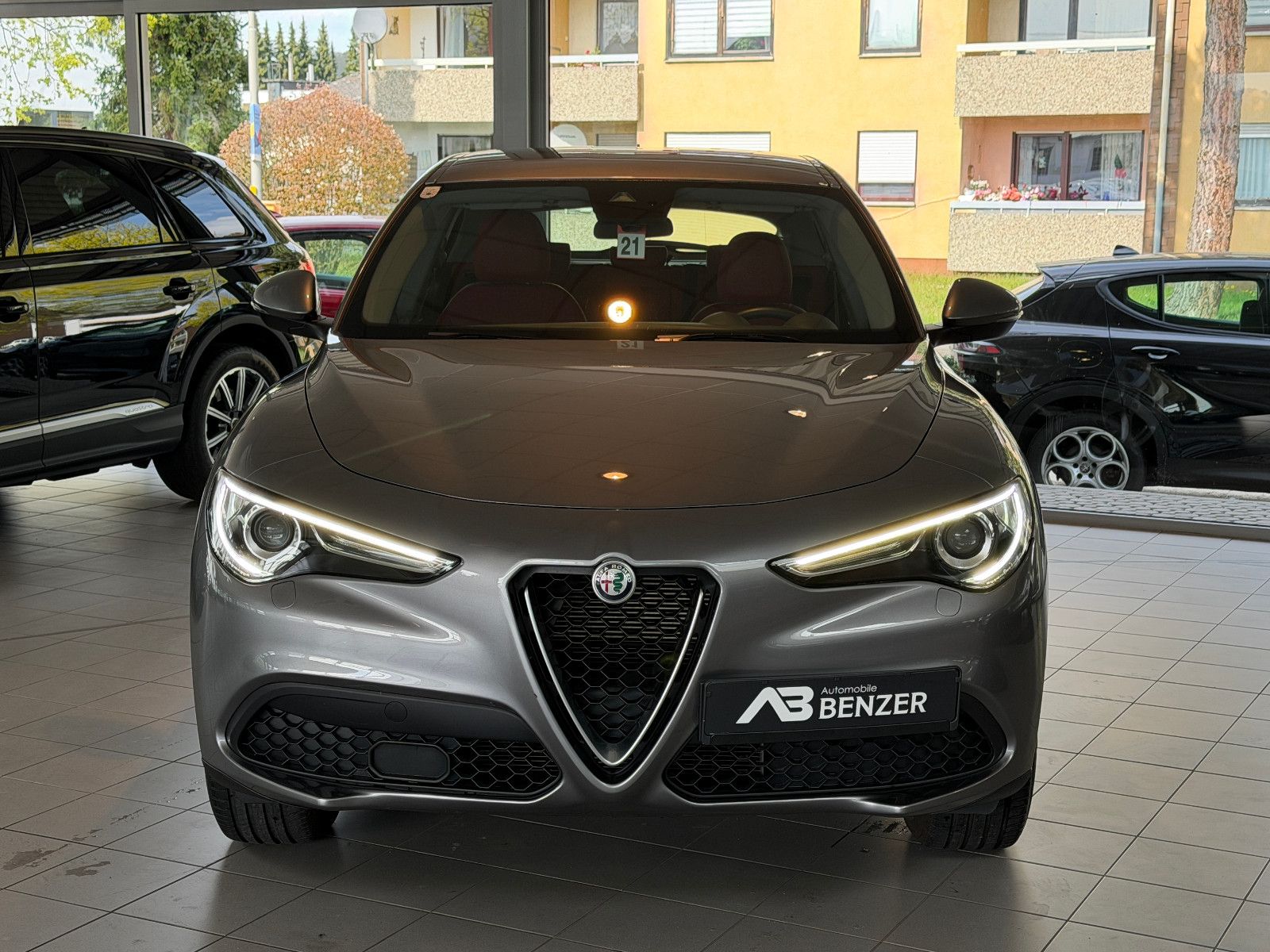 Fahrzeugabbildung Alfa Romeo Stelvio Super Q4/BI-XENON/PDC/AUTOMATIK/SPURHALT