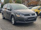 Volkswagen Sharan 2.0 TDI * 1.Hand * 7-Sitzer * Scheckheft - VW Sharan Gebrauchtwagen in Frankfurt
