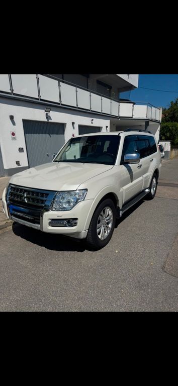 Image of Mitsubishi Pajero