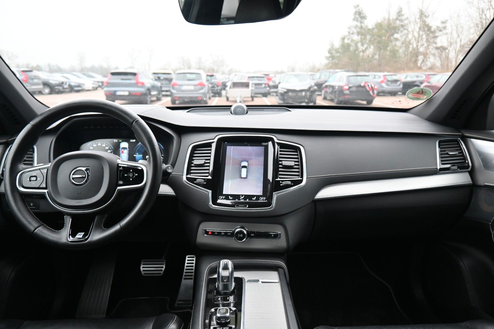 Fahrzeugabbildung Volvo XC90 T8 R Design*LED*LUFT*360°ACC*STHZ*HuD*7Si*