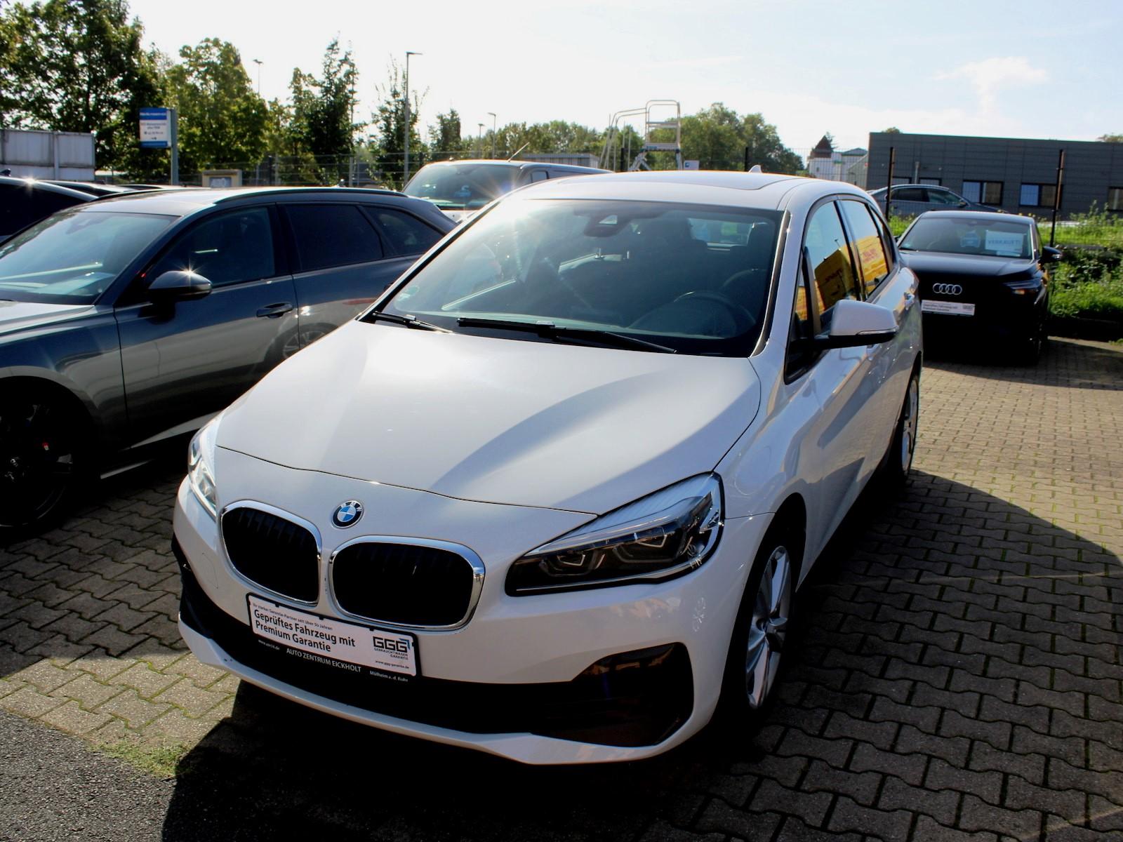 BMW 218 Active Tourer Sport Line Automatik Panorama