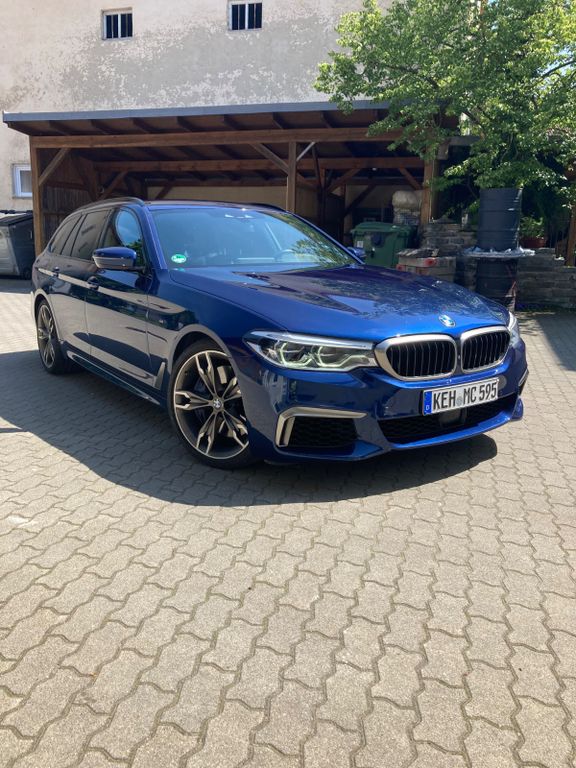 BMW M550