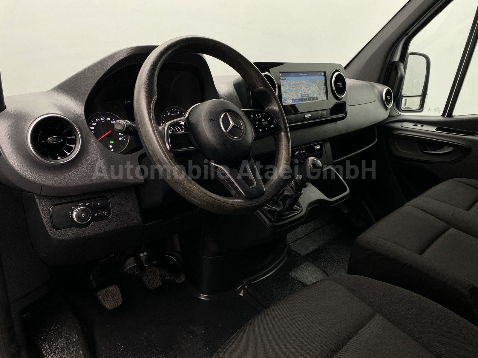 Fahrzeugabbildung Mercedes-Benz Sprinter 316 NAVI + AHK 2,8t + 1.HAND 7610