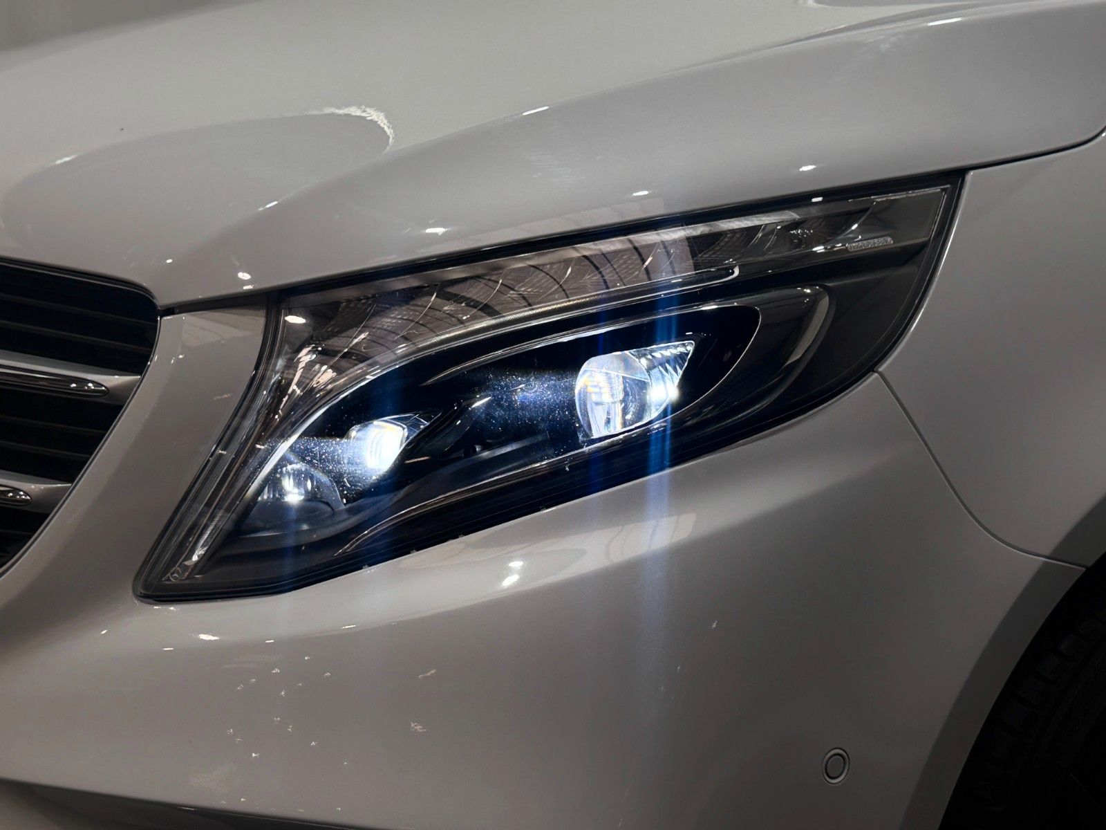 Fahrzeugabbildung Mercedes-Benz V250/Burmester/360°/4Matic/ExclusiveEdition/Lang