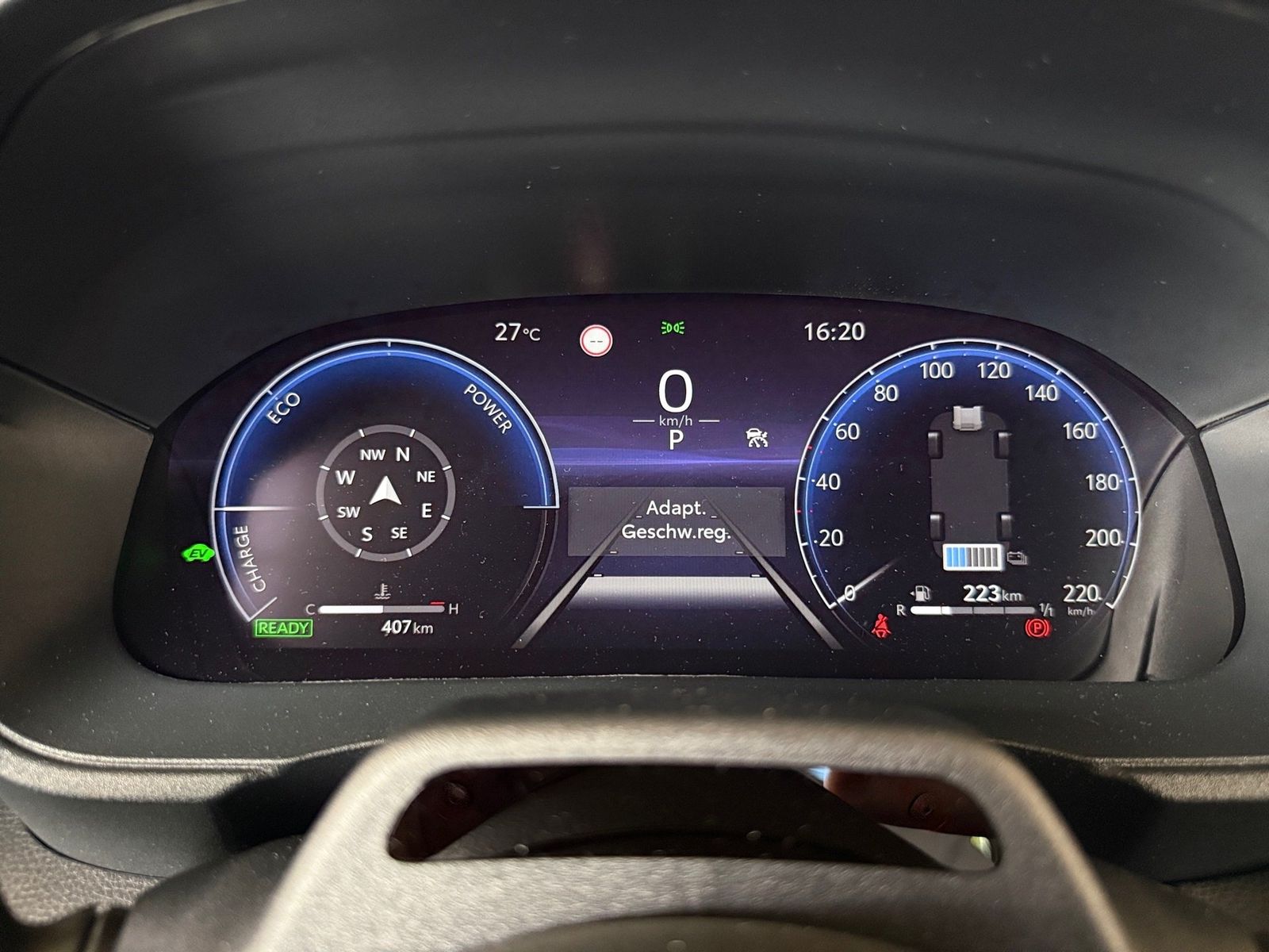 Fahrzeugabbildung Toyota Yaris Cross Lounge 1.5-l-Hybrid LED,Navi,elHeckk