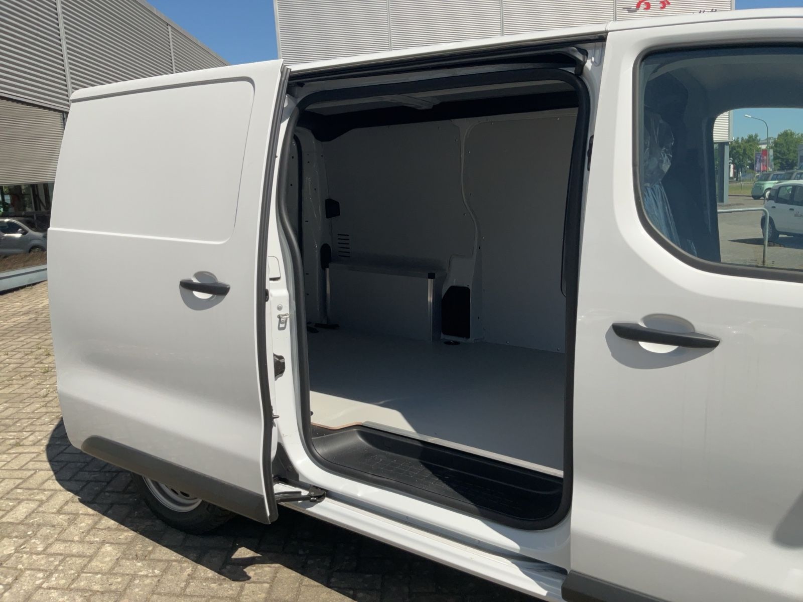Fahrzeugabbildung Fiat Scudo L2 145 PS Automatik