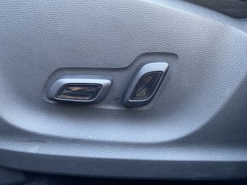 Fahrzeugabbildung MG ZS 1.0 T-GDI Luxury 360°+PANORAMA+SHZ+LEDER+NAVI