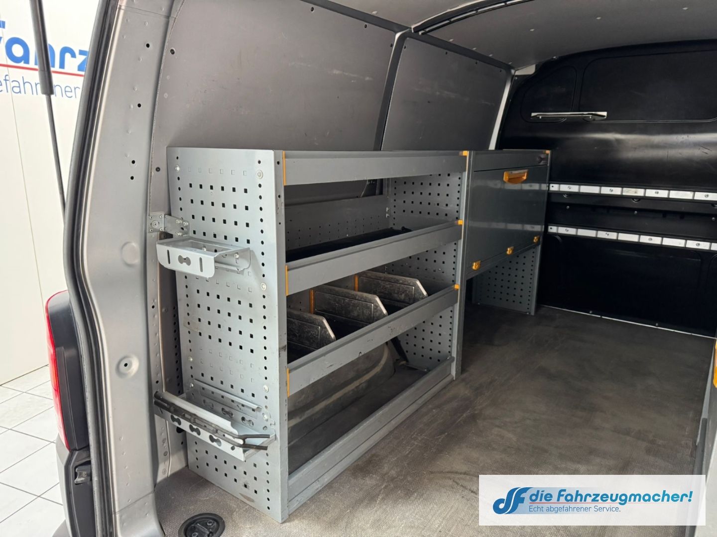 Fahrzeugabbildung Volkswagen Transporter T6.1 Kasten FWD Navi LED *EXPORT