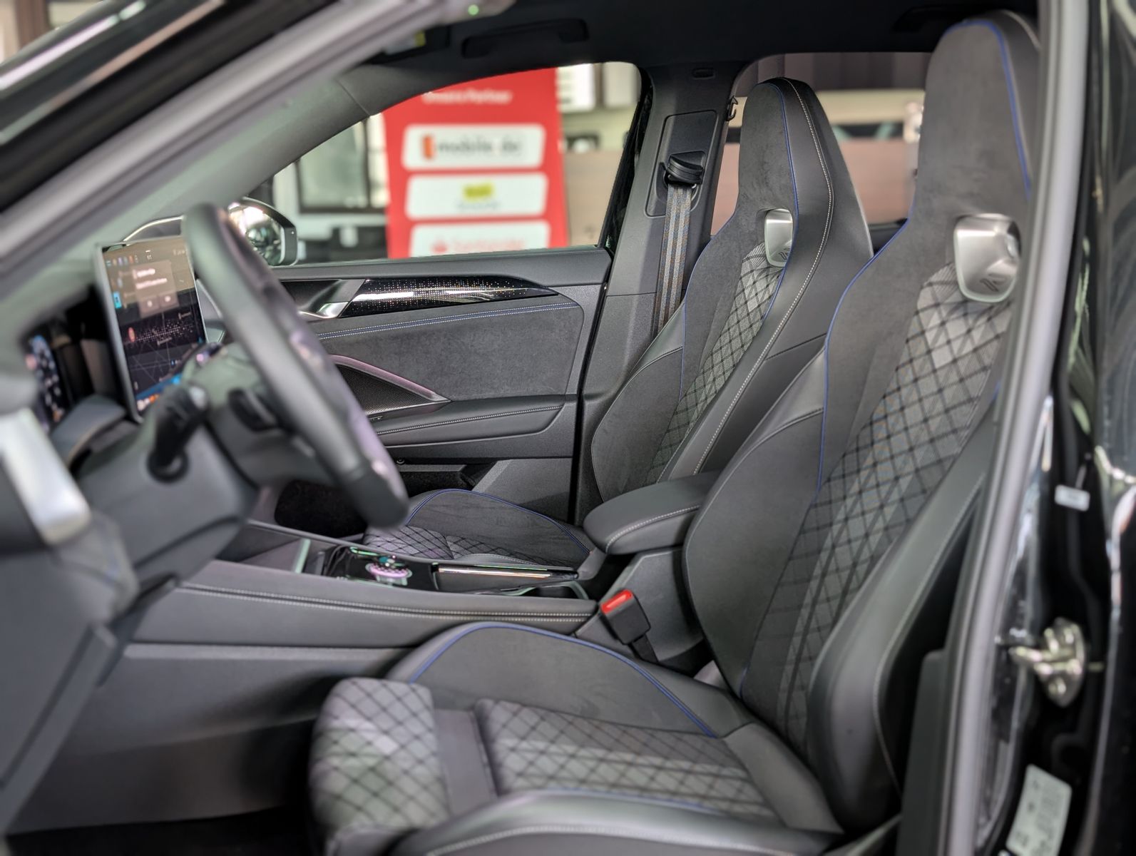 Fahrzeugabbildung Volkswagen Tayron R-Line 360°H&K LAUNCH PANO IQ-LIGHT AHK 7