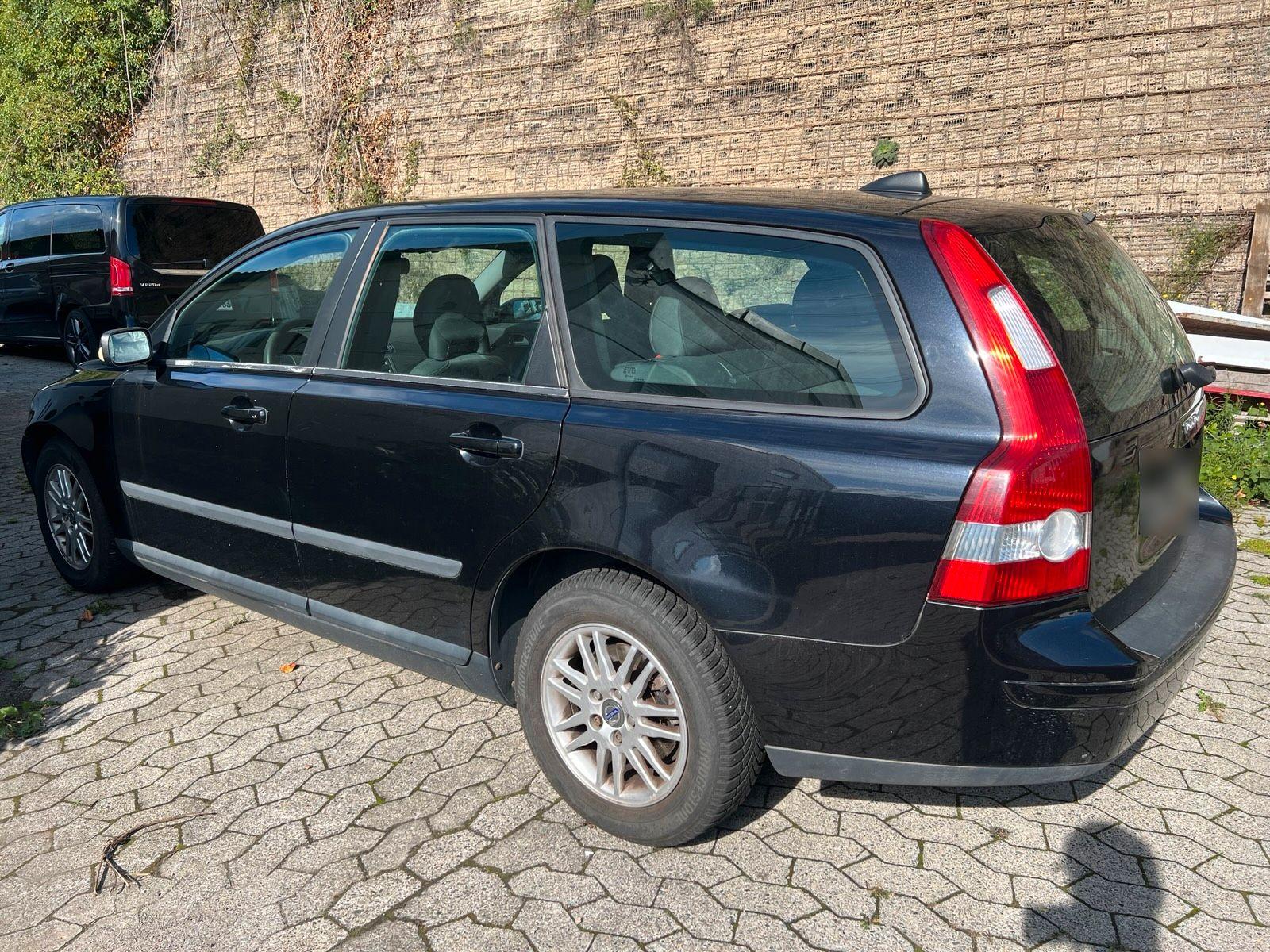 Volkswagen  2005 — interior