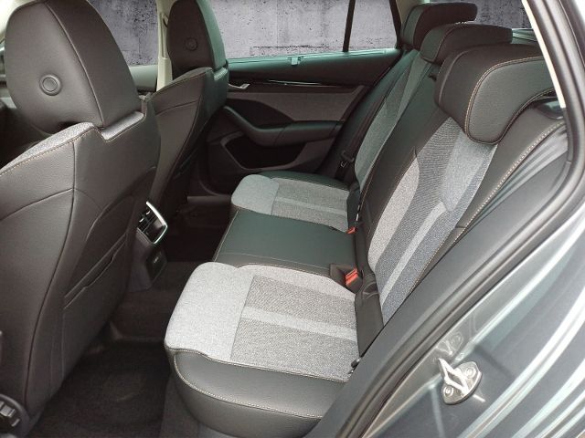 Octavia Combi 2.0 TDI Selection DSG/ACC/AHK/LED/