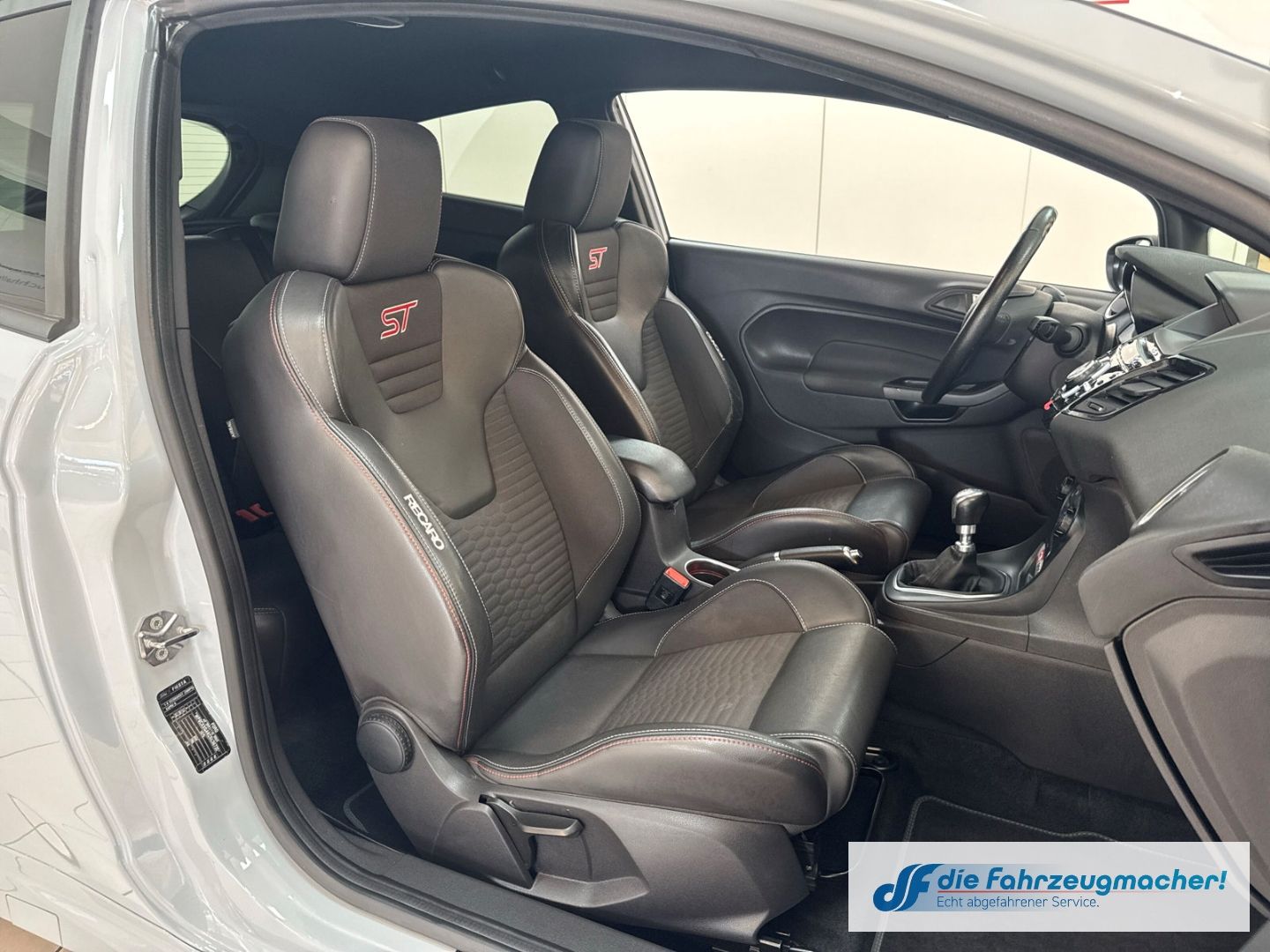 Fahrzeugabbildung Ford Fiesta ST200 Sportpaket Navi Ambiente SHZ Keyles