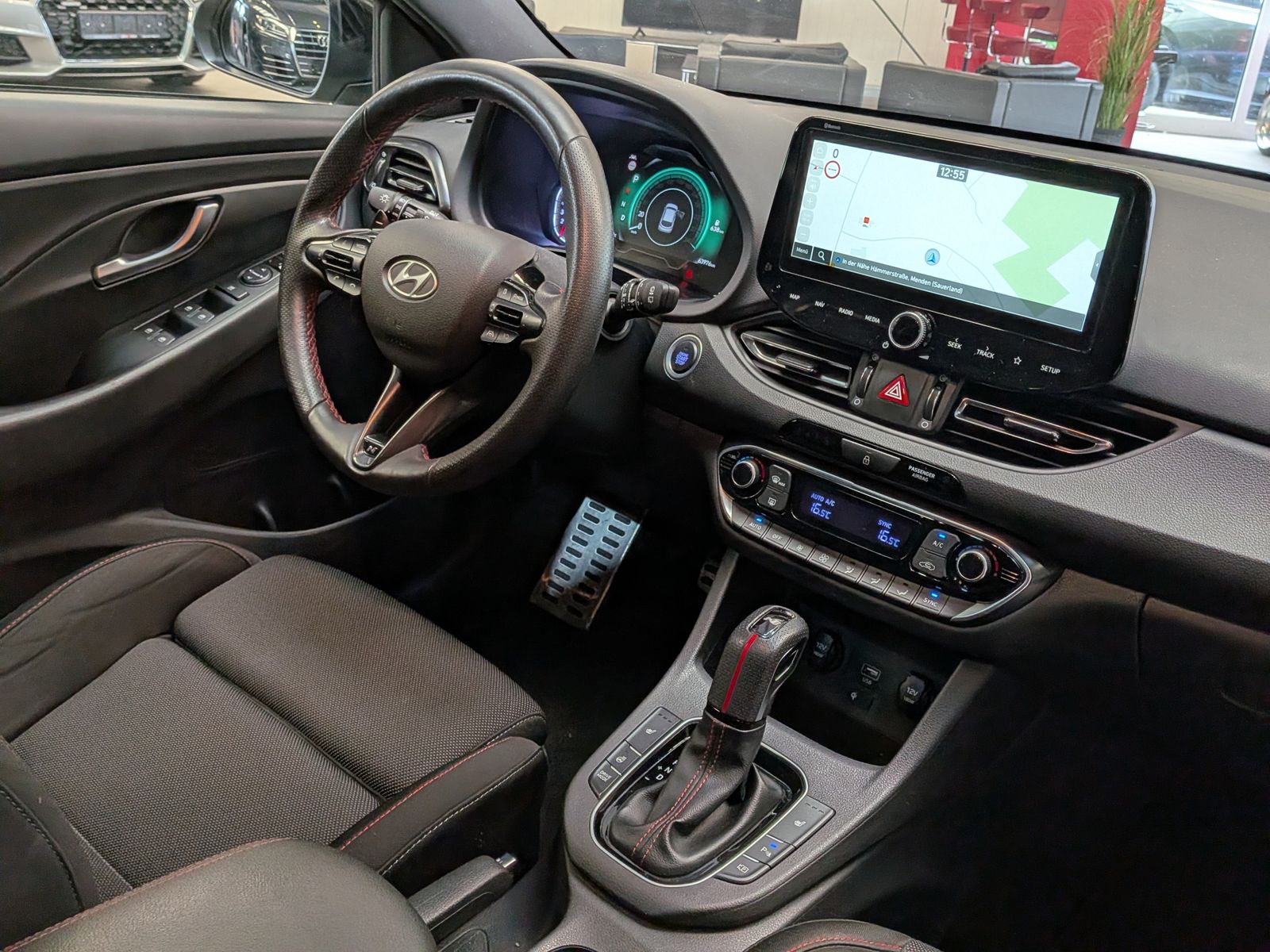 Fahrzeugabbildung Hyundai i30 1.5 N-Line LED*CARPLAY*CAM*PANO*KEYLESS*18"