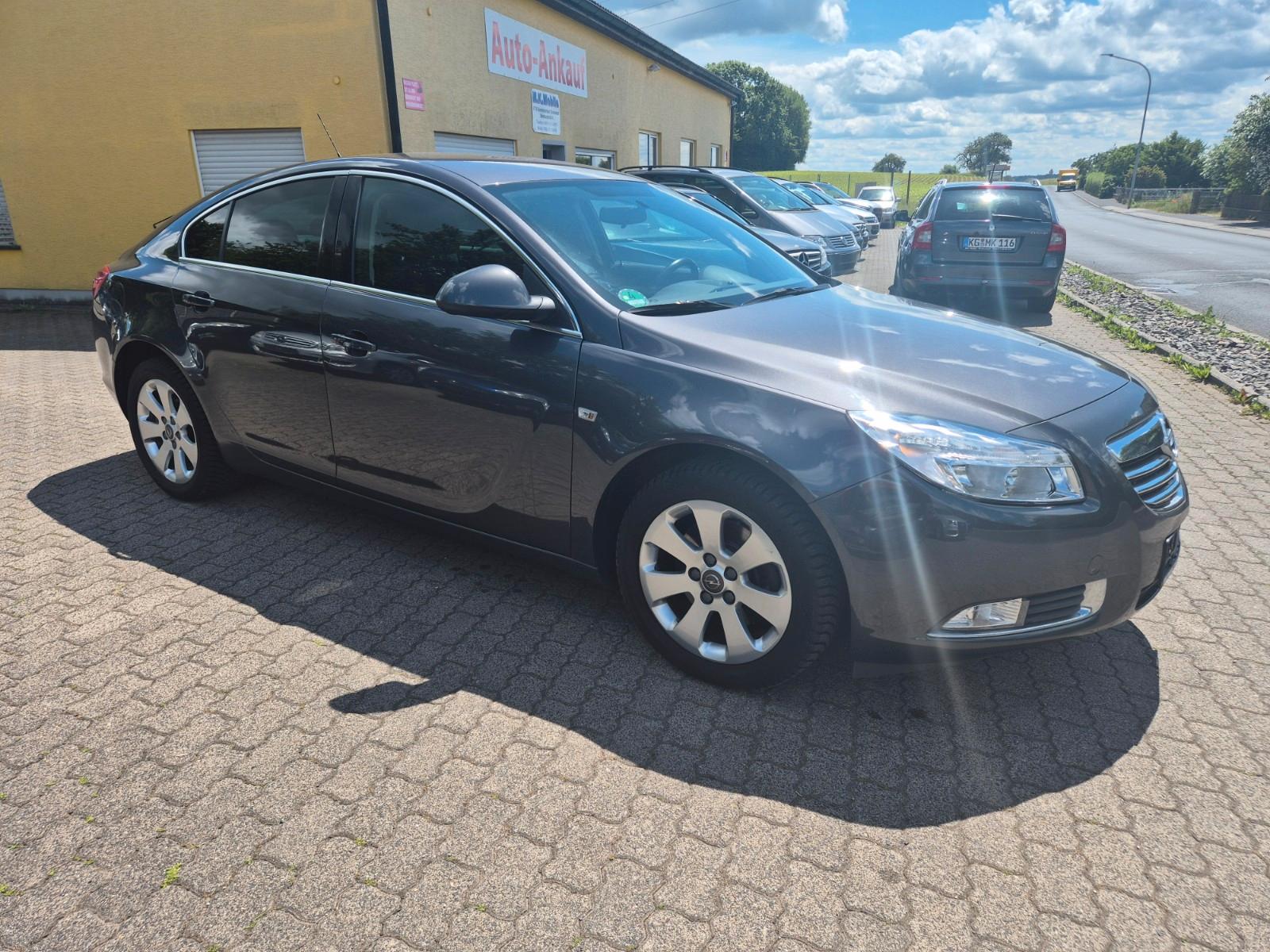 Opel Insignia A Lim. Design Edition